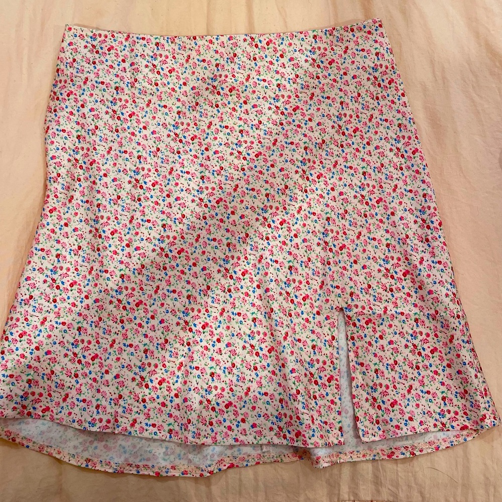 PRINCESS POLLY FLORAL SATIN SKIRT